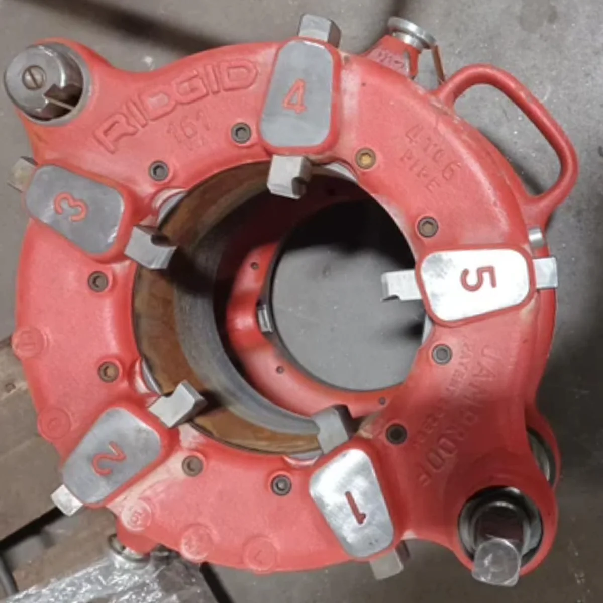 Ridgid 36630 Model 161 Receding Geared Threader for 4in. to 6in. Conduit - Image 4